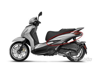 FIANCATA SINISTRA ORIGINALE PIAGGIO BEVERLY HPE 30