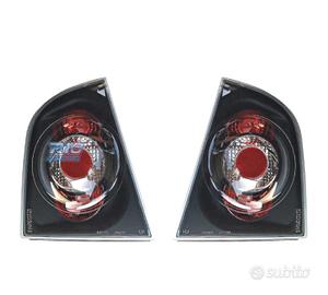 FANALI PER SKODA OCTAVIA SW. SFONDO NERO.