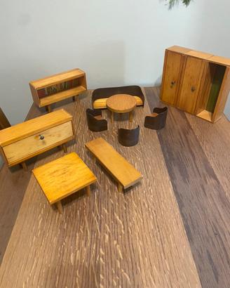 Mobili in legno per bambole