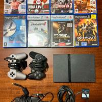 PlayStation 2 Slim + 2 Joypad + 8 Giochi + 1 Card