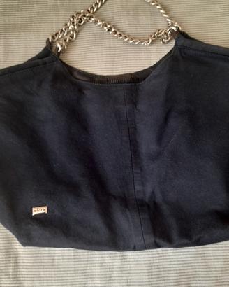 Borsa blu con maniglie argentate