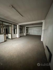 Catania- Deposito 1200 mq camionabile sing 595.000