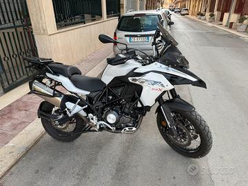 Benelli trk 502x