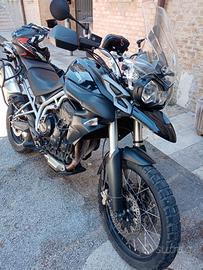Triumph tiger 800 xc anno 2011 con valigie