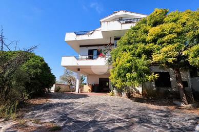 VILLA SINGOLA A MONTESILVANO