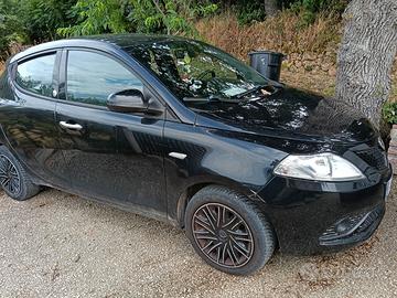 Lancia Y