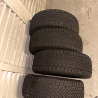 Bridgestone blizzak 215/45/18 dot 2023