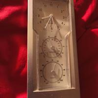 Orologio con sveglia, igrometro e temperatura.