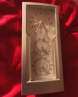 Orologio con sveglia, igrometro e temperatura.