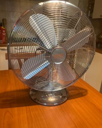 Ventilatore da tavolo.
