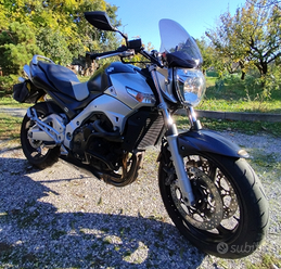 Suzuki gsr 600