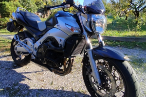 Suzuki gsr 600