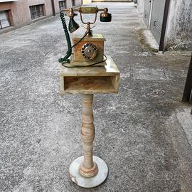 telefono in onice con ripiano