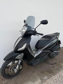 Beverly 350 Sport Touring