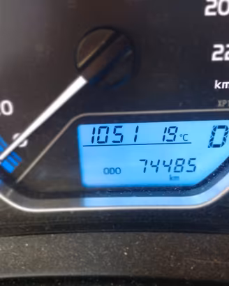 Toyota Yaris 1.5 Hybrid 2015  74.500 km