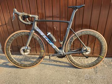 bicicletta da corsa full carbon