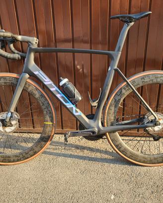 bicicletta da corsa full carbon