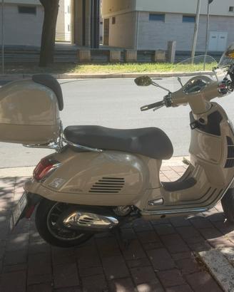 Vespa Gts 300 - Anno 2023