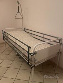 Letto da degenza elettrico con sponde e alzamalati