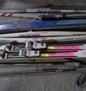 4 paia di sci