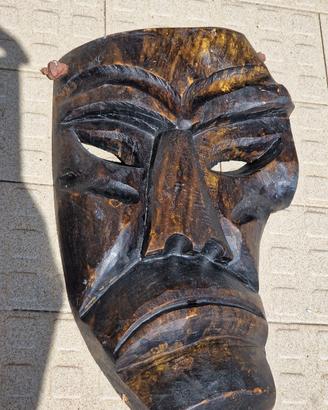 Maschera in legno Intagliata A MANO