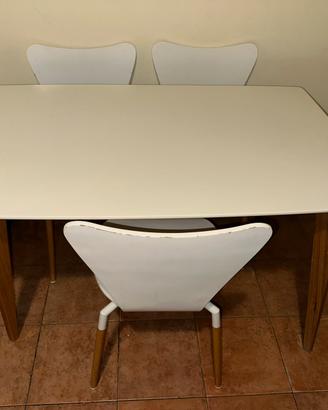 Tavolo 120x74 con tre sedie