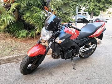 Suzuki gsr 600