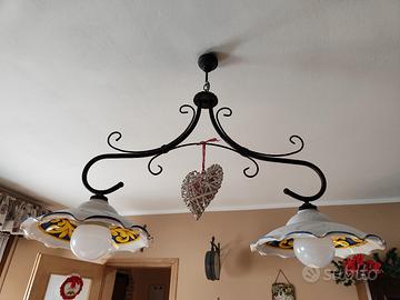 lampadario in ferro battuto e ceramica 