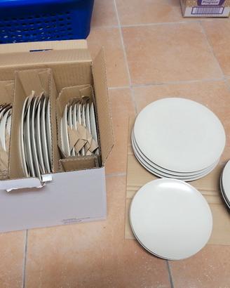 piatti ikea colore beige