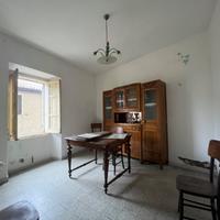 Ampia palazzina in centro