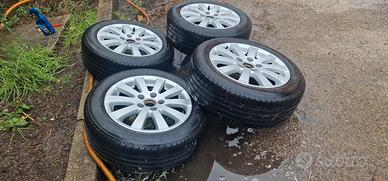  cerchi con gomme 