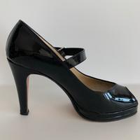 Vernice, pelle, plateau. Magnifiche