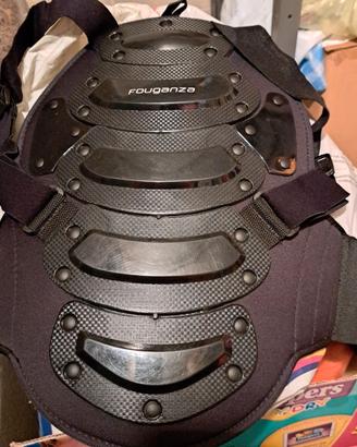 Casco, salvaschiena, stivali per equitazione