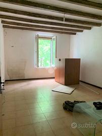 CASA DI CORTE A LUZZARA