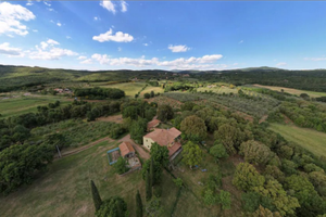 Podere a Massa Marittima , nel cuore della maremma