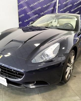 FERRARI California DCT