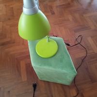 sgabello e lampada 