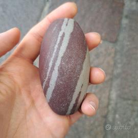 Shiva Lingam medio