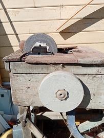 Antica mola a pedali