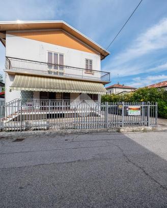 VILLA SINGOLA A SUZZARA