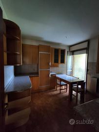 Cucina in legno e granito