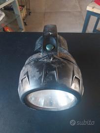 torcia grande a pile con piede