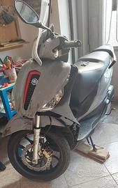 Piaggio Medley incidentato