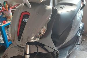 Piaggio Medley incidentato