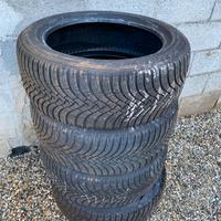 Gomme 225/50 18
