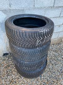 Gomme 225/50 18