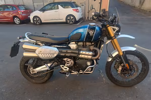 Triumph scrambler  1200 XE