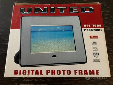 Digital photo frame United