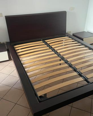 Camera  completa. Comodini, letto, scrivania