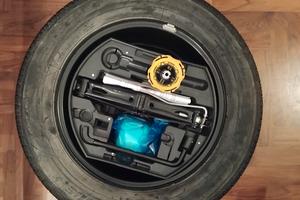 Ruotino con attrezzi BRIDGESTONE 185/65 R15 88Y